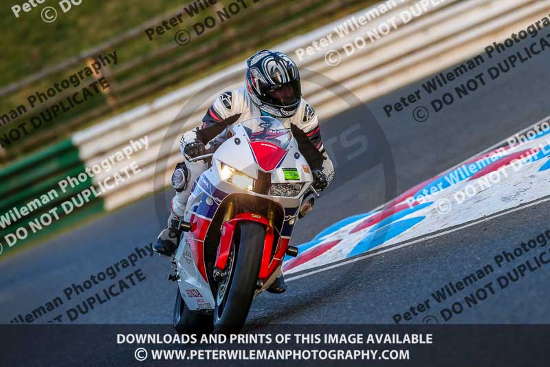 PJM Wedding Photography;enduro digital images;event digital images;eventdigitalimages;mallory park;mallory park photographs;mallory park trackday;mallory park trackday photographs;no limits trackdays;peter wileman photography;racing digital images;trackday digital images;trackday photos